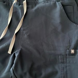 Figs teal medium tall scrub pants in great condition